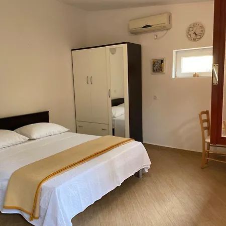 Mery 1 - Private With Bathroom